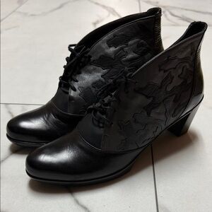 Elegant Black Ankle Boots Naot Size 40